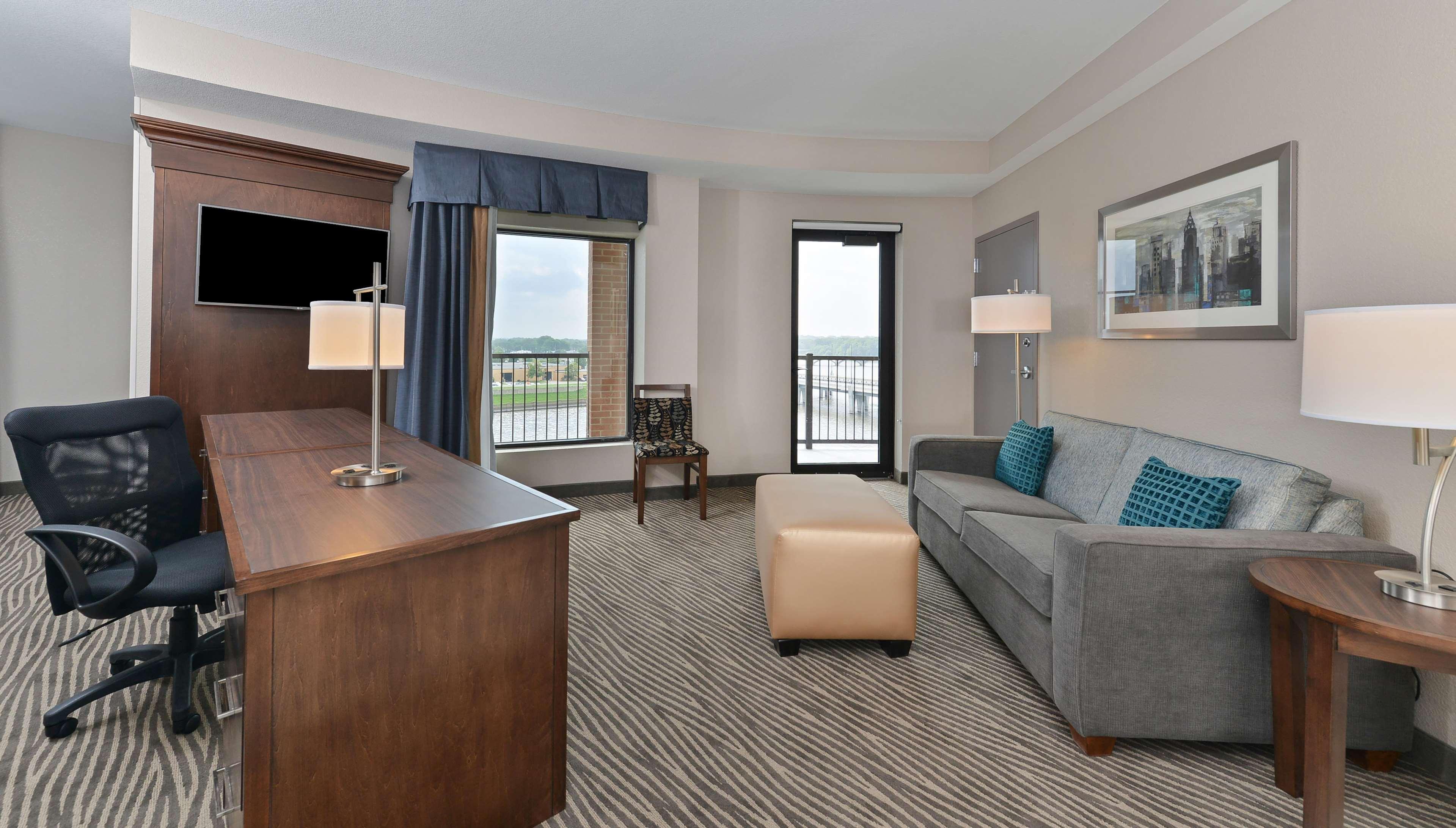 Hampton Inn & Suites Des Moines Downtown Екстериор снимка