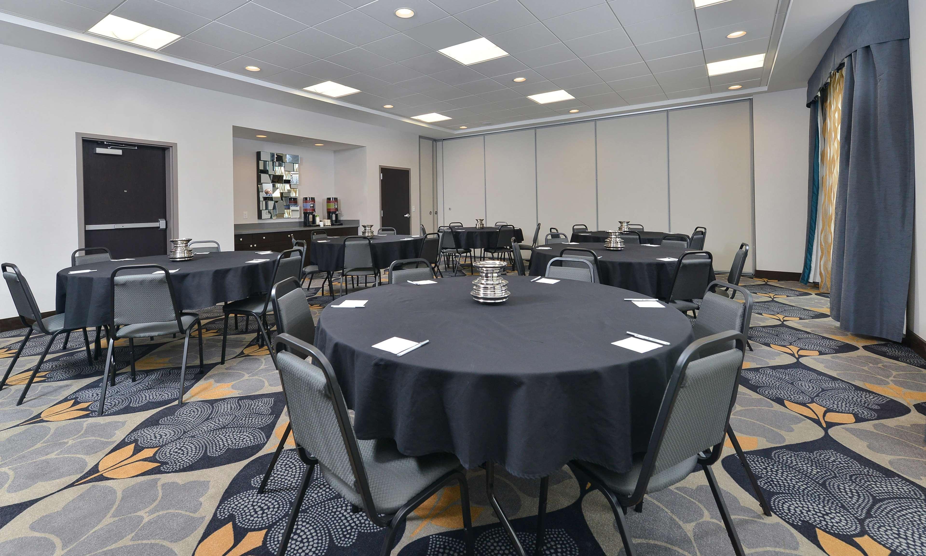 Hampton Inn & Suites Des Moines Downtown Екстериор снимка