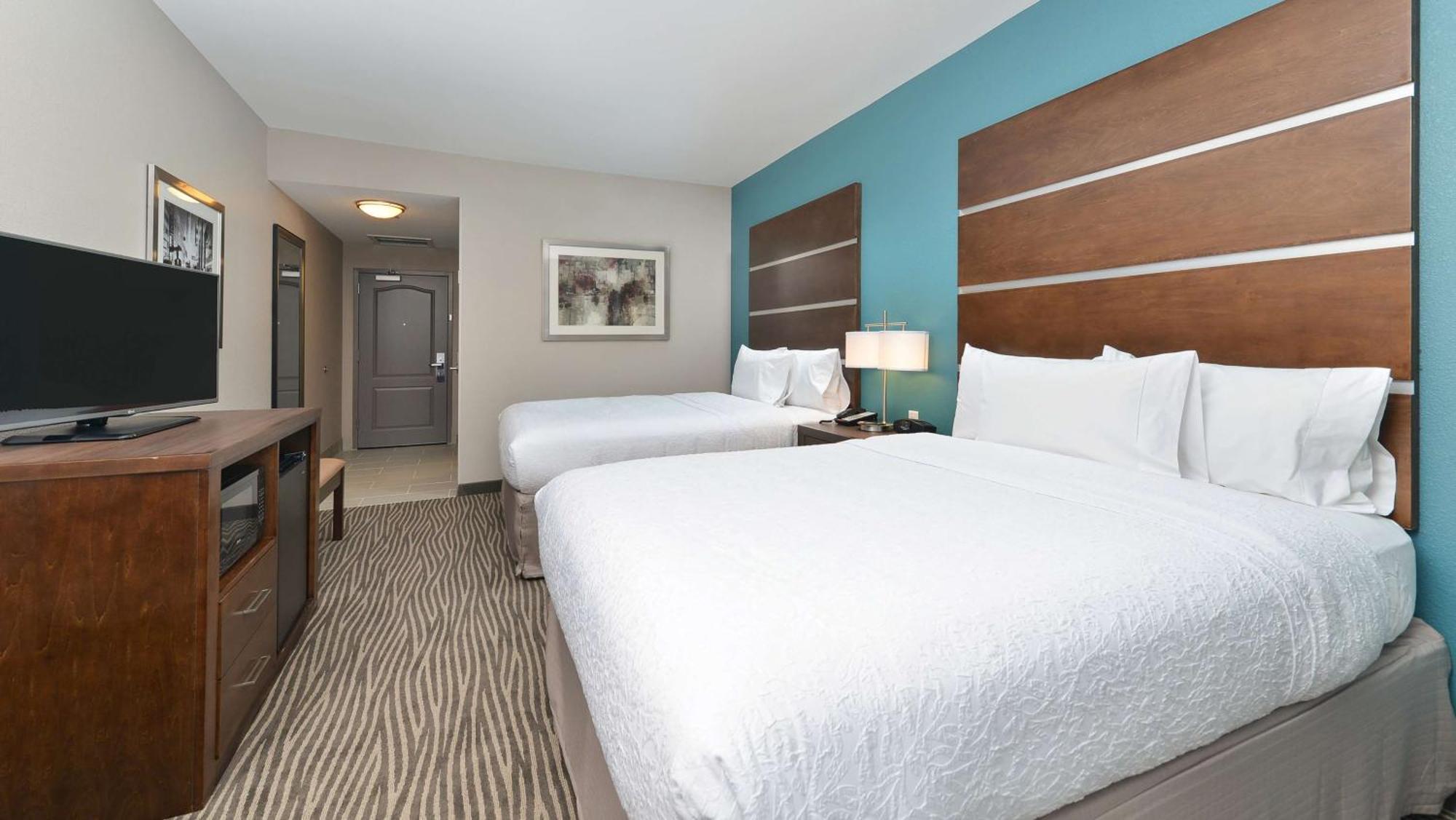 Hampton Inn & Suites Des Moines Downtown Екстериор снимка