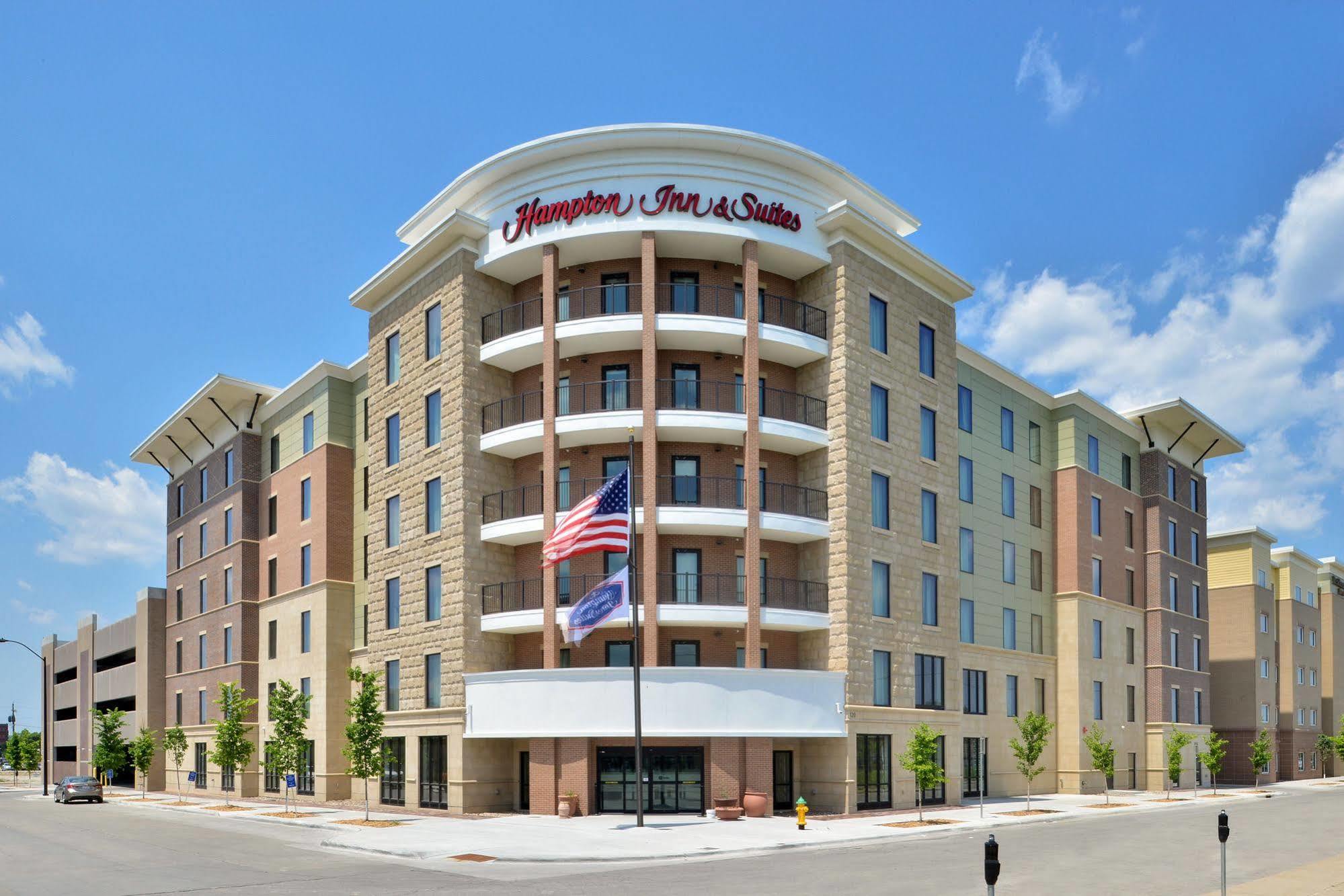 Hampton Inn & Suites Des Moines Downtown Екстериор снимка